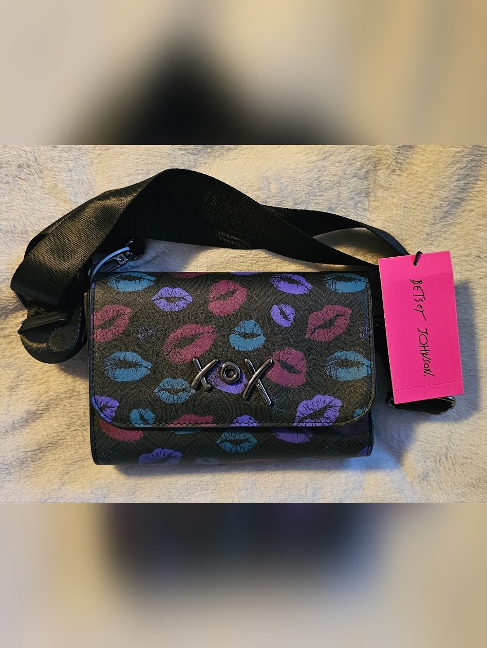 Betsey Johnson Lips crossbody bag